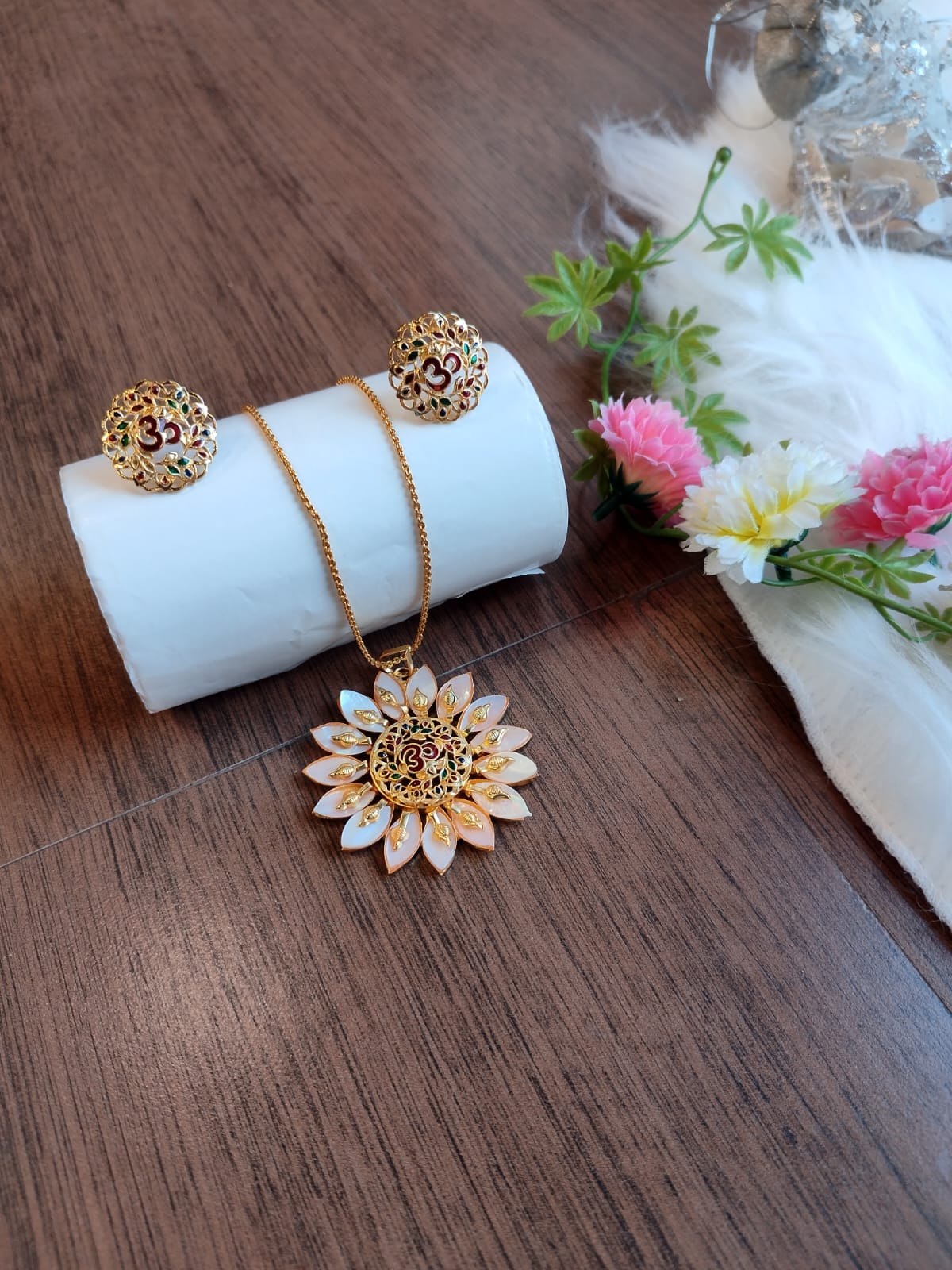 Om Designed Gold  Plated Jewellery(With Sea Shell) - Image 3