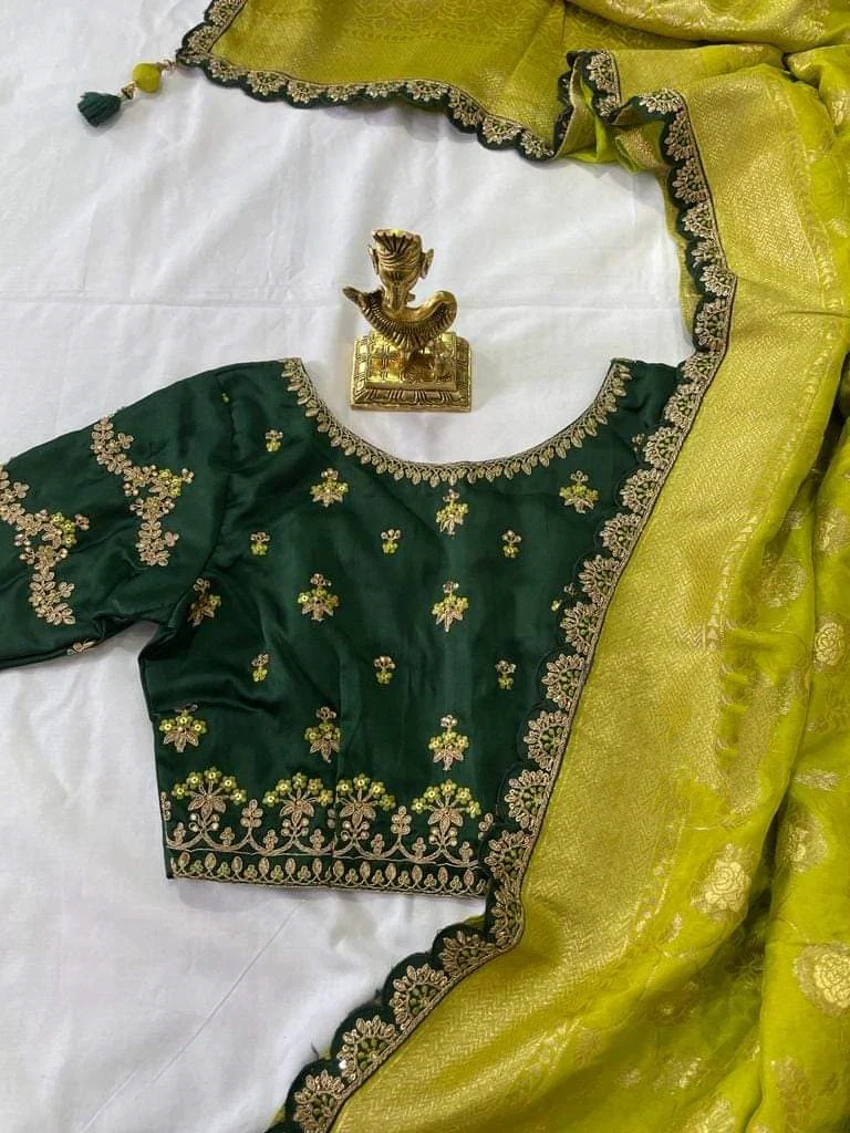 Magical Yellow Green Combination Banarasi Silk Saree - Image 4