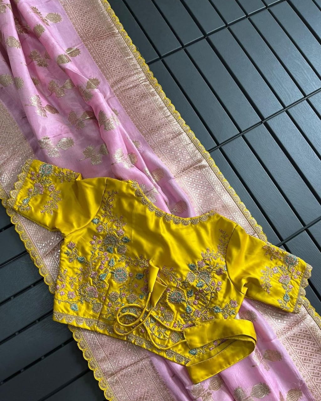 Misti Lovable Pink Rich Muga Silk Banarasi Saree - Image 3