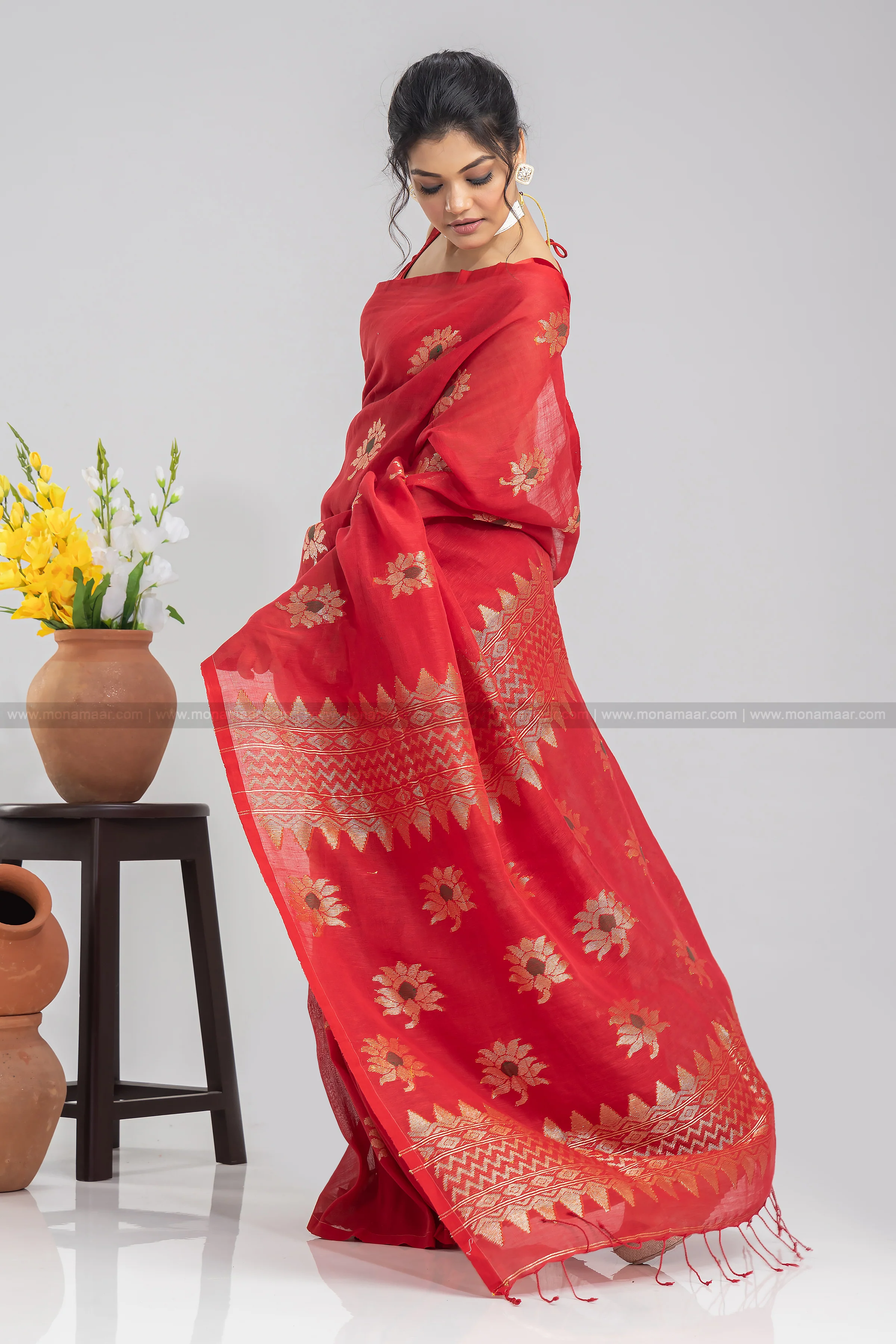 Red Linen Banarasi Saree - Image 3