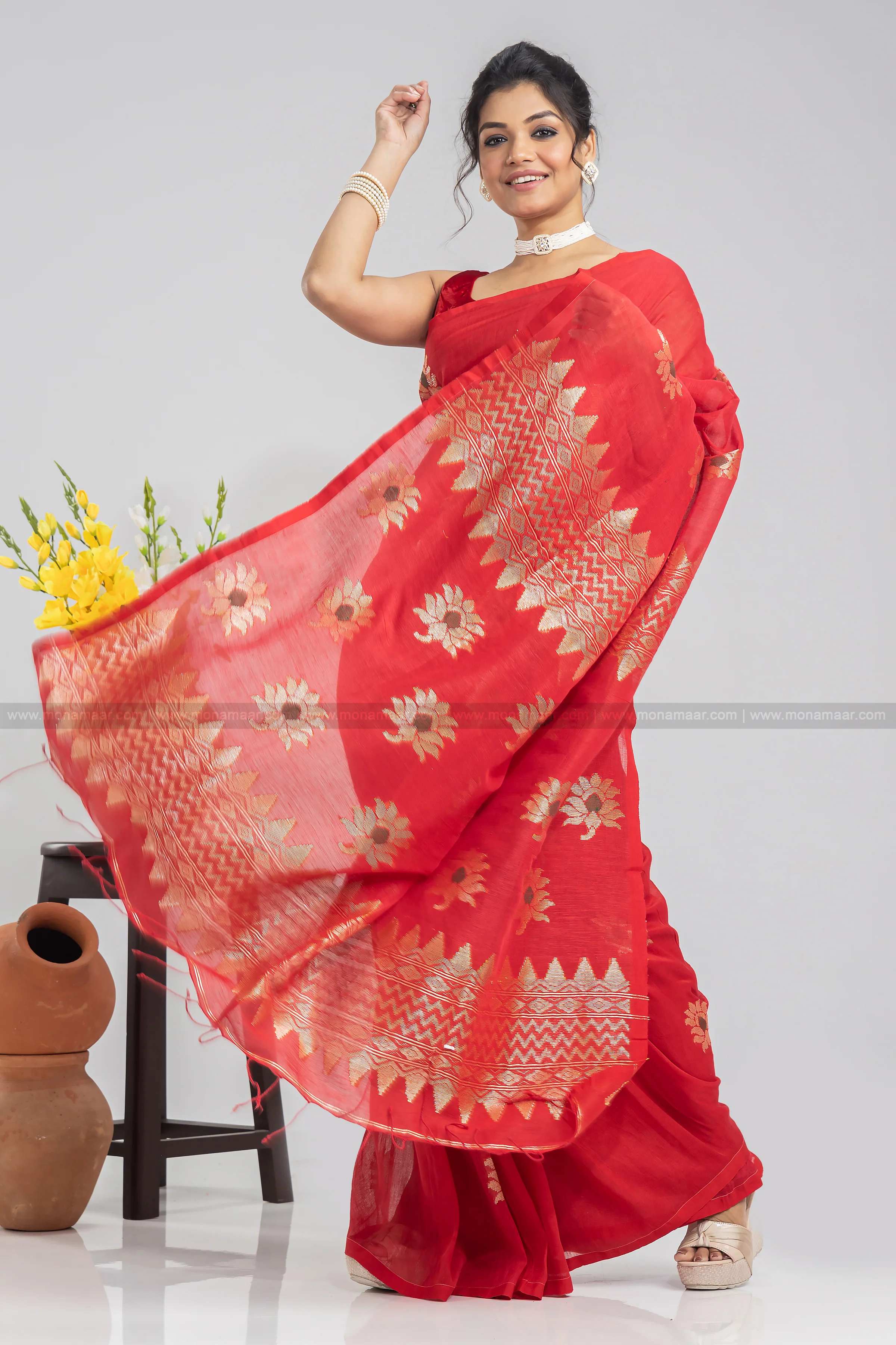 Red Linen Banarasi Saree - Image 4